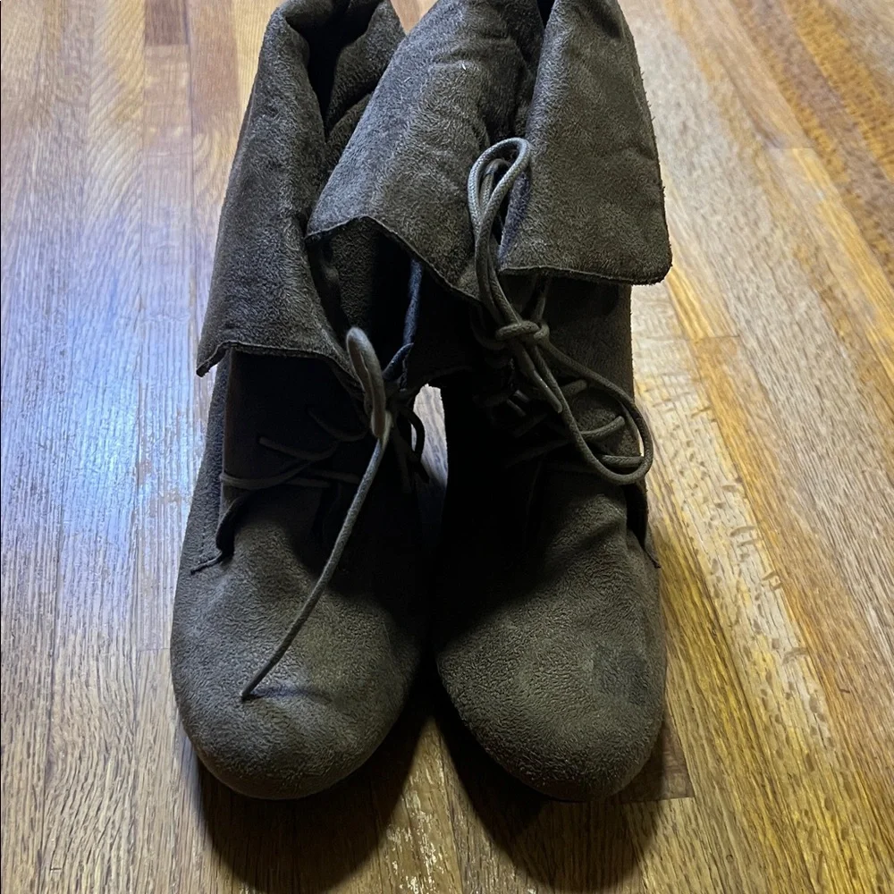 Versona Brown Lace-Up Wedge‎ Boots